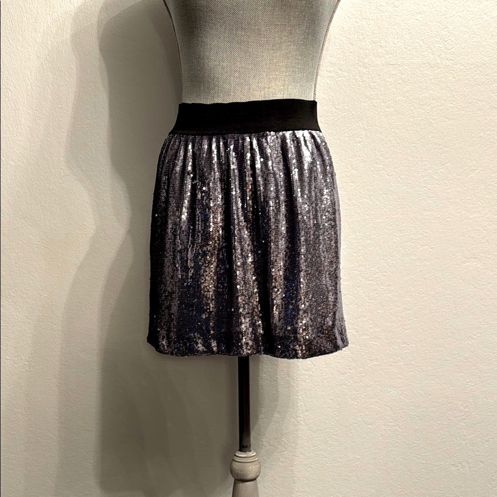 Romeo & Juliet Couture Sequin Mini Skirt - Black and Silver Size S NWT